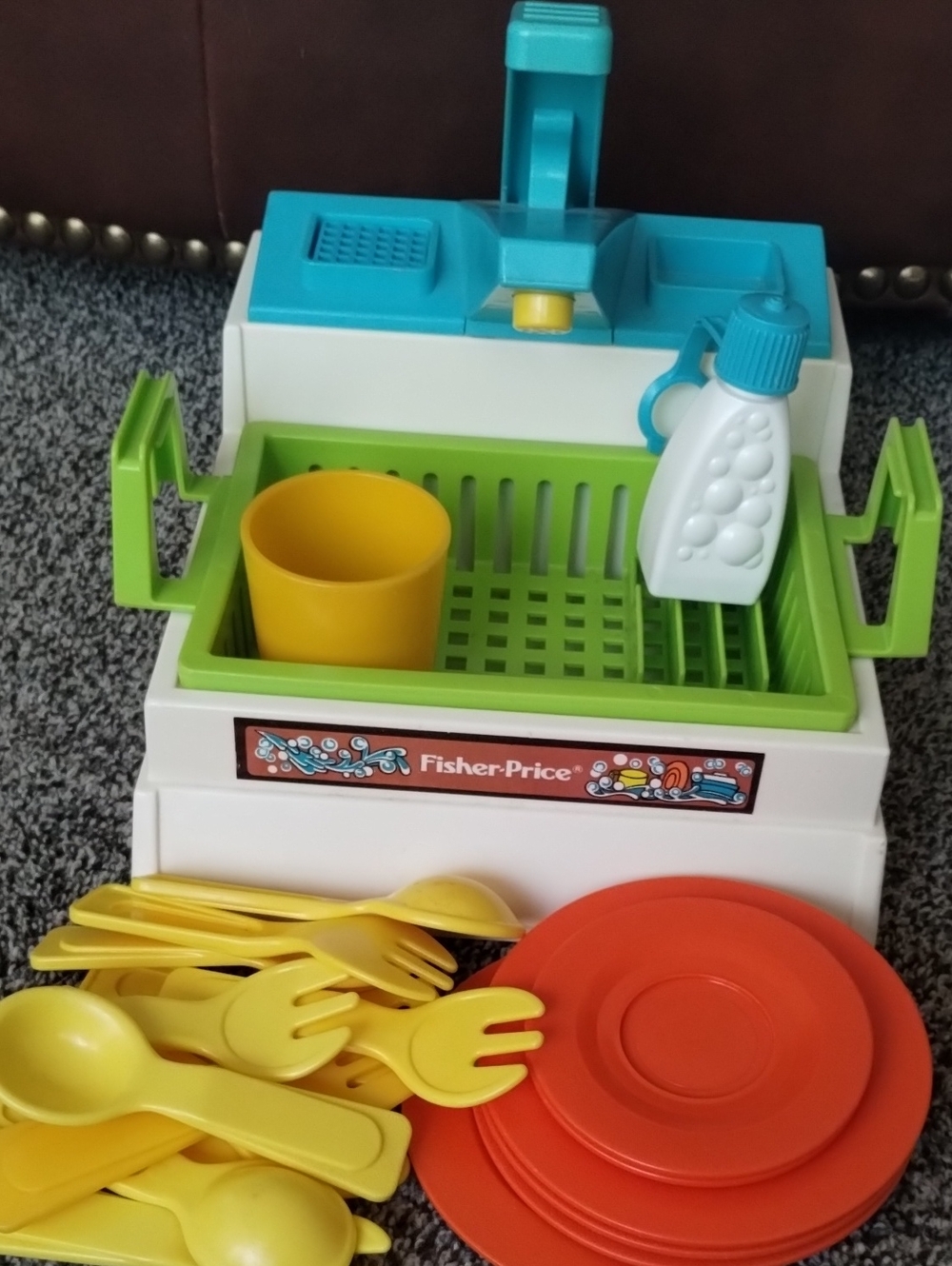 Vintage Fisher Price 1982 Fun with food Sink/Pumps Water